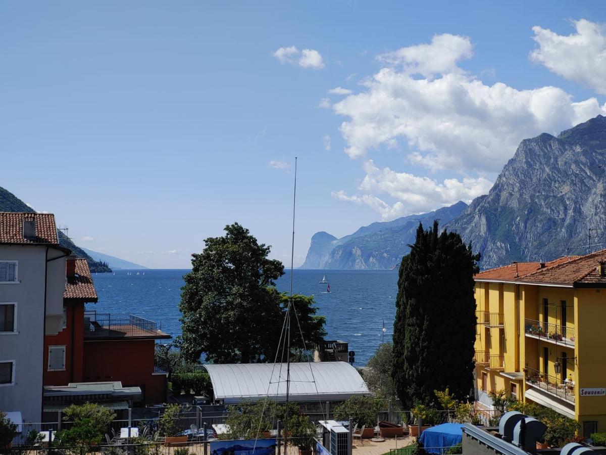 Appartamenti Baia Azzurra 5. Torbole Sul Garda Dış mekan fotoğraf