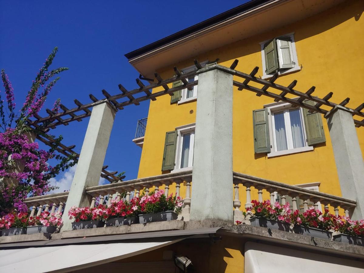 Appartamenti Baia Azzurra 5. Torbole Sul Garda Dış mekan fotoğraf